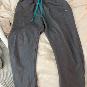 Figs high waisted yola skinny pants size large in graphite.